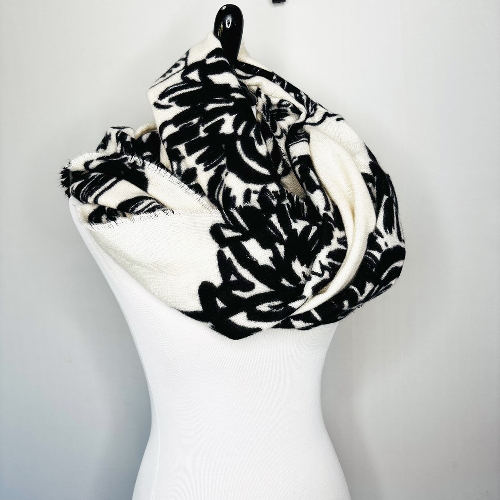 Marcus Adler New York Floral Print Oblong Scarf Wrap Shawl Black Cream